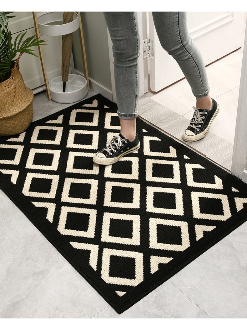 Plaid Carpet Winter-Ready Checkerboard Design for Outdoor and Indoor Use - Durable and Easy to Clean